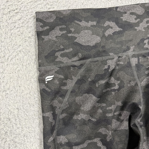 Fabletics Leggings Womens Small Black Gray Camo Powerhold High Waisted 7/8 Yoga - Picture 5 of 12